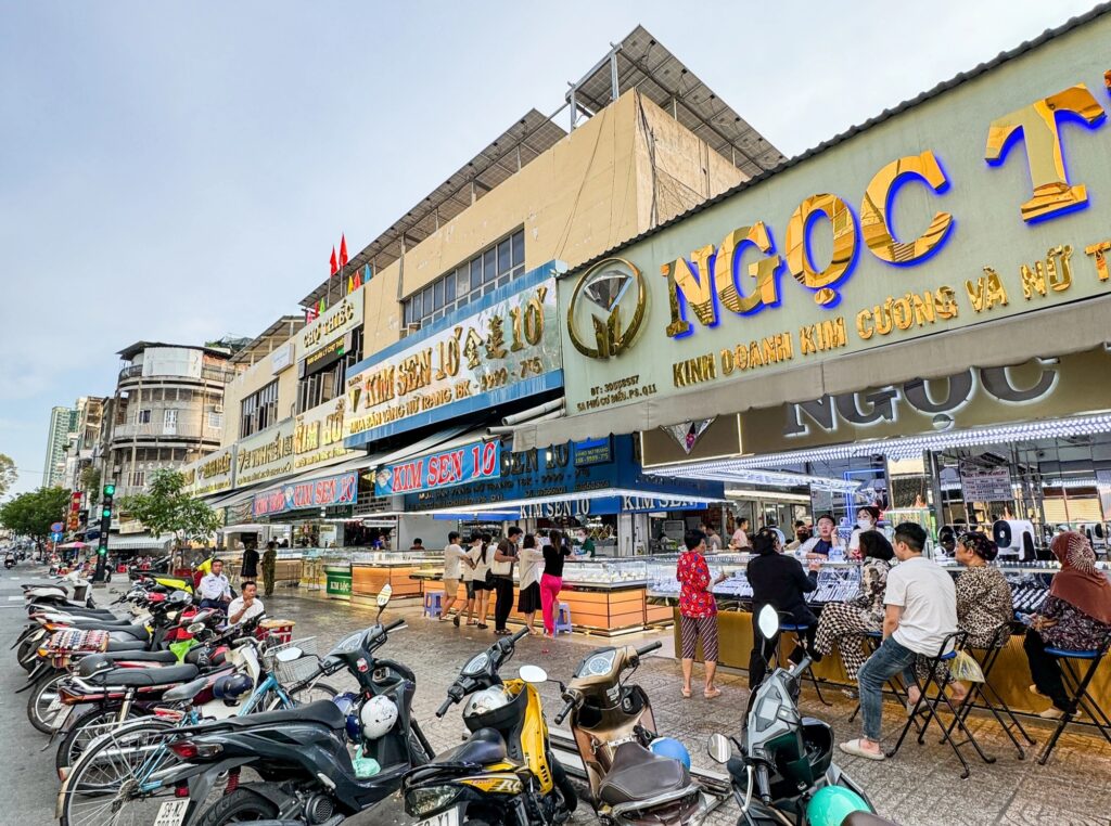 Giới thiệu về Chợ Thiếc